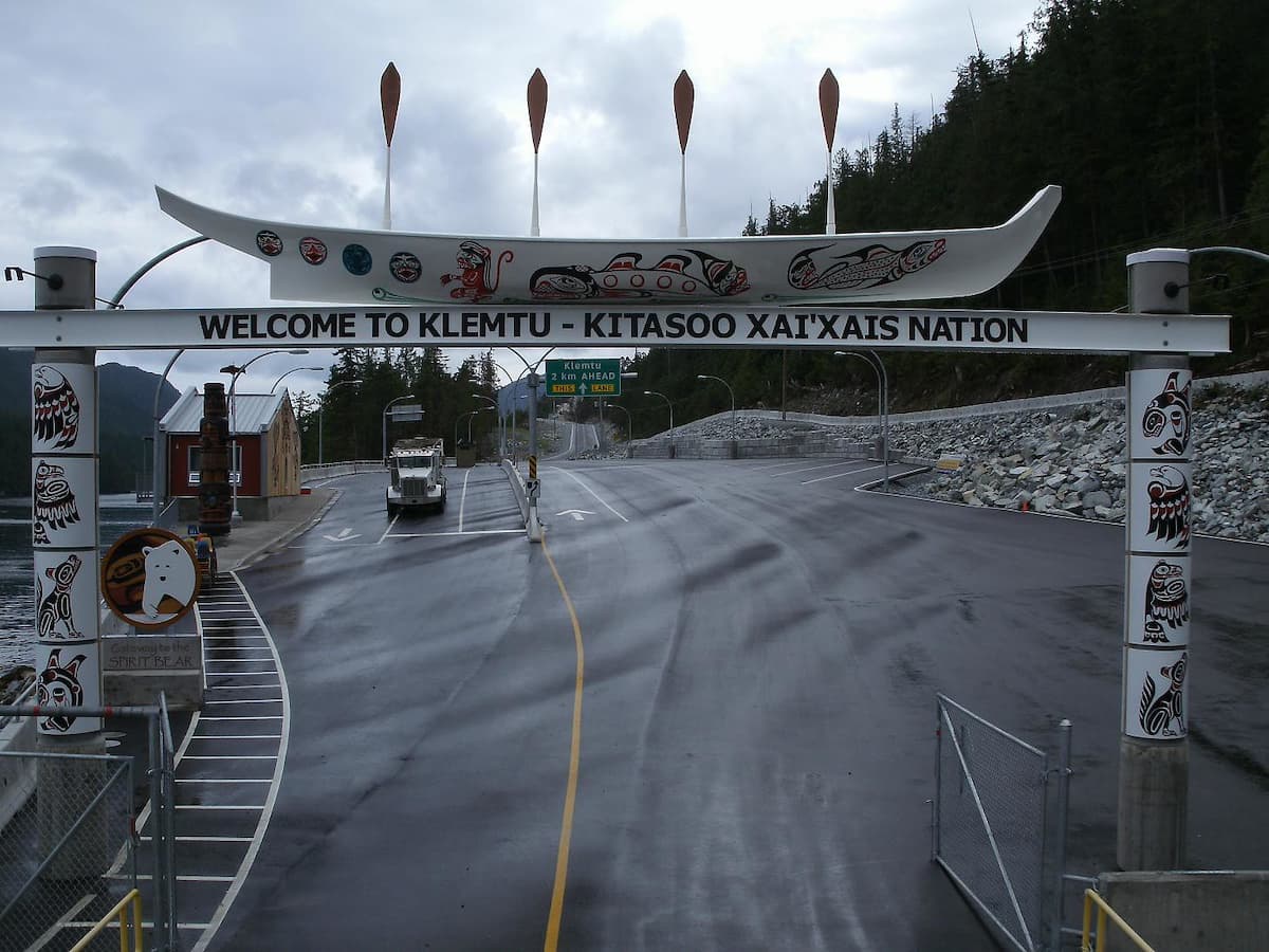 Photo Credit: ‘Welcome to Klemtu’ by B.C Ministry of Transportation and Infrastructure via CC BY-NC-ND 4.0 DEED